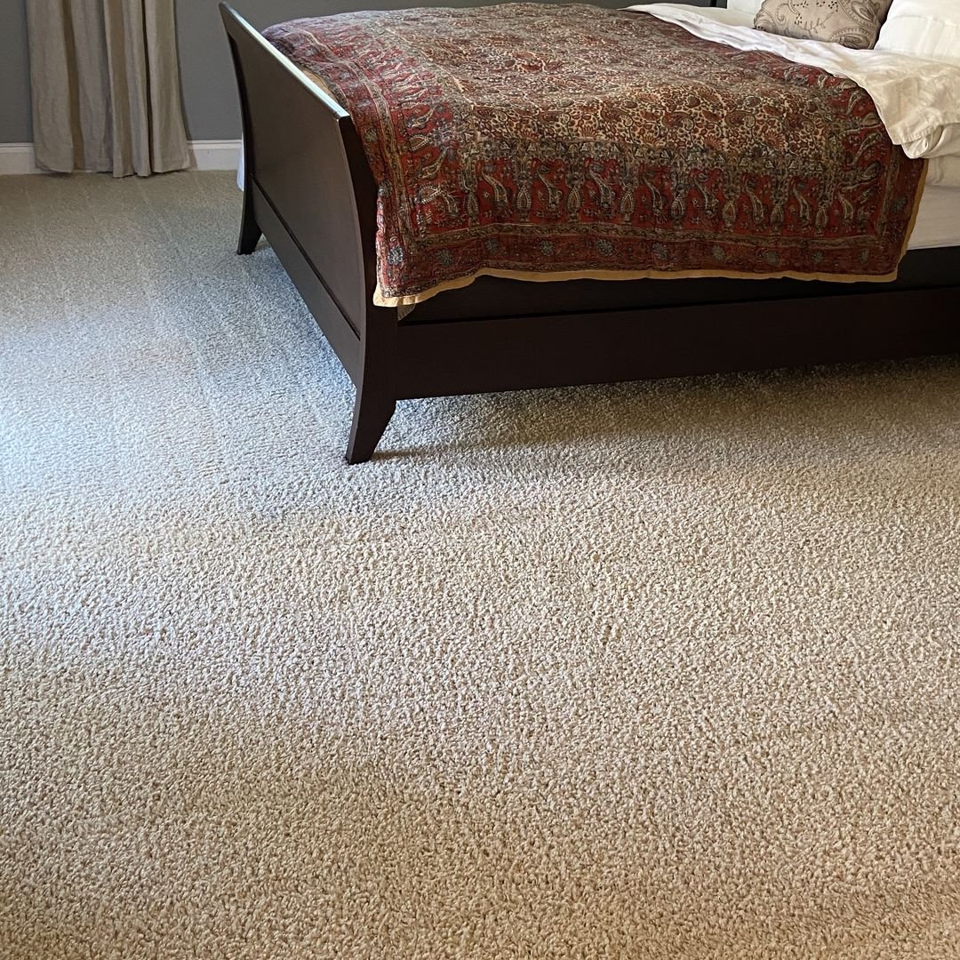 Master bedroom carpet cleaning in Longwood, FL